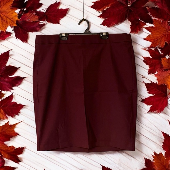 Elle Burgundy Pencil Skirt - Picture 3 of 9